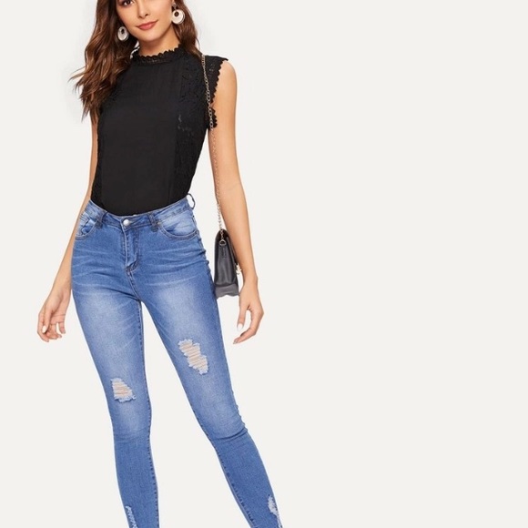 SHEIN Tops - 🌷LACE ZIP BACK TOP 🆕🆕🆕🆕